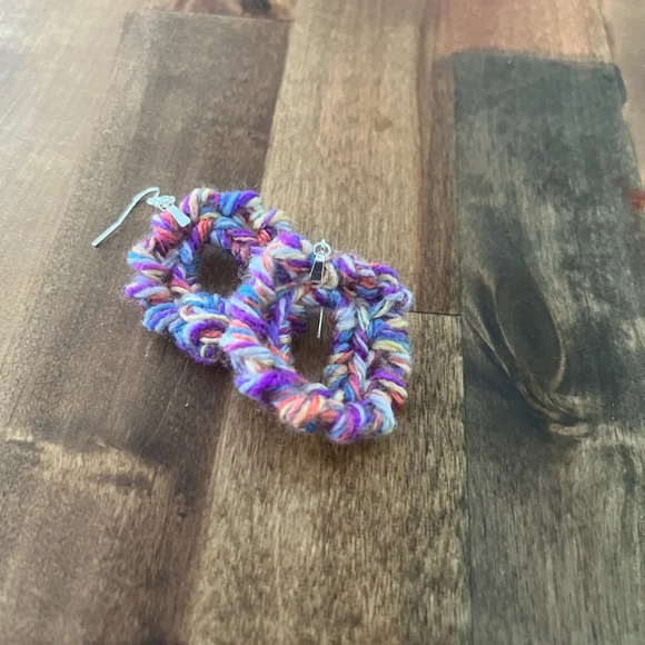 NWT Handmade crotchet earring, Sterling silver (.925) hooks - Picture 3 of 3